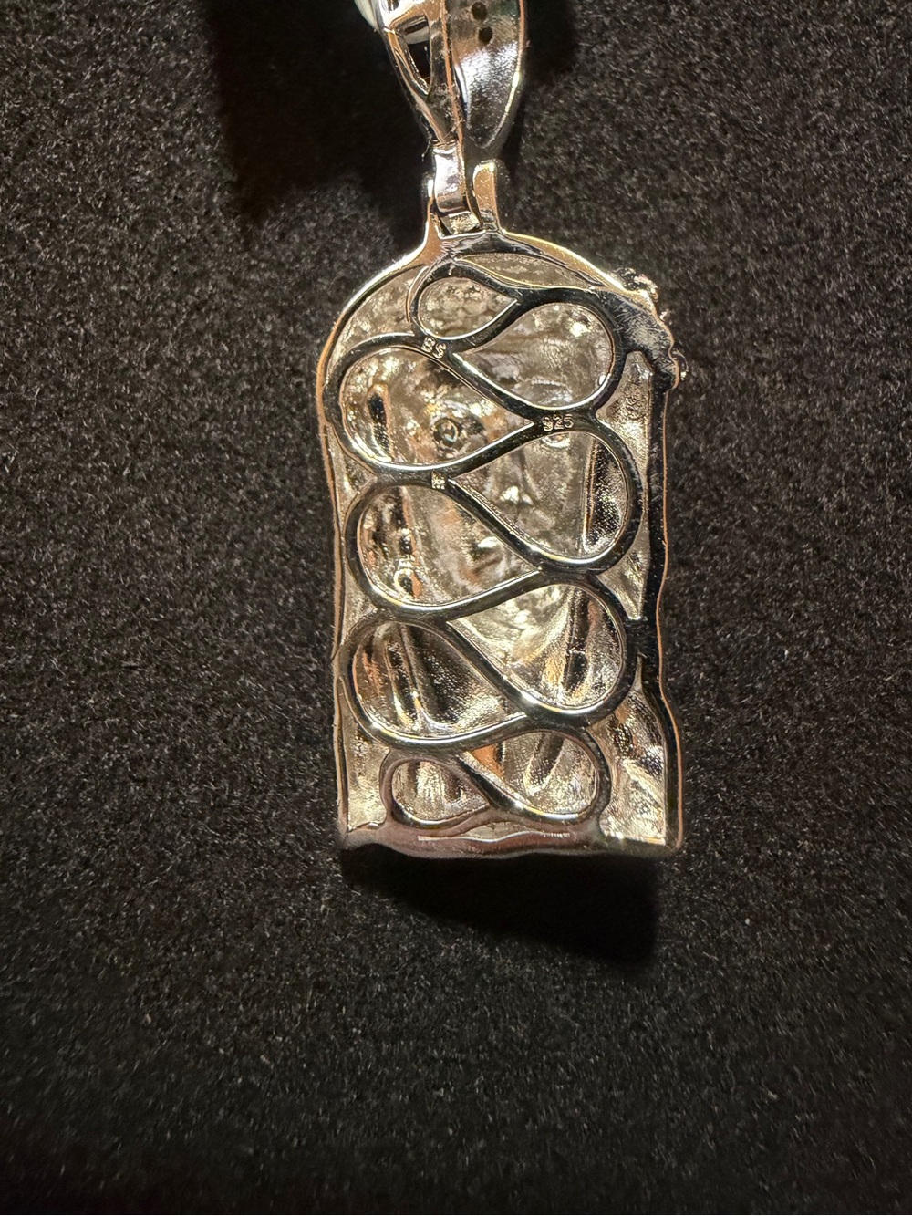 Jesus sterling silver 0.16 moissanite pendant - Picture 5 of 9